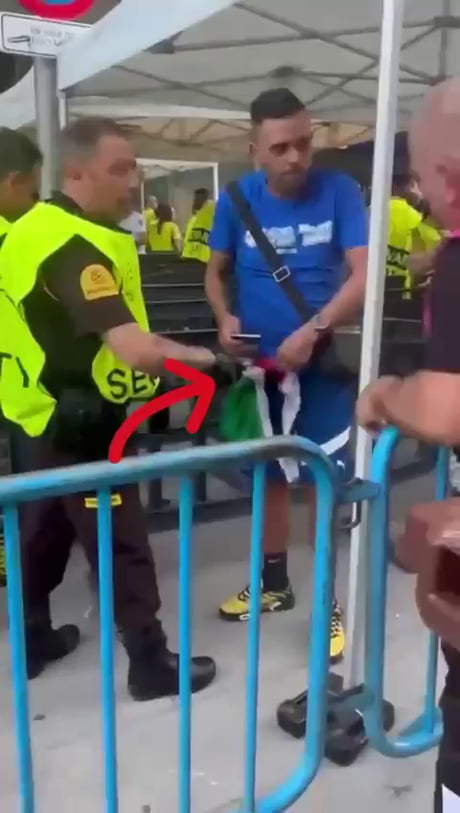 Pro-Palestinians are very angry because Real Madrid does not allow Palestinian flags into the Bernabéu Stadium and throws them in the trash. Should other football clubs do the same?