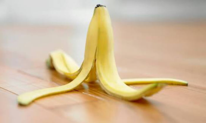 Doctors Warns Guys Not To Masturbate Into Banana Peels - 9GAG