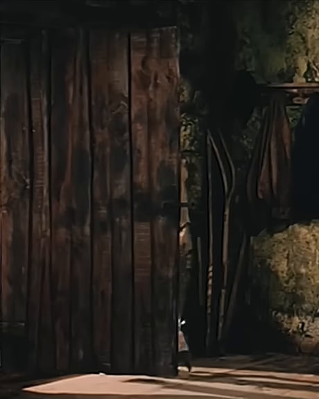 I remember watching this scene when I was 10 years old and asked mum to do the same dish for me. I'm 61 now and I still love it. Scrambled egg with pork and beans on it. Mum died 30 years ago.