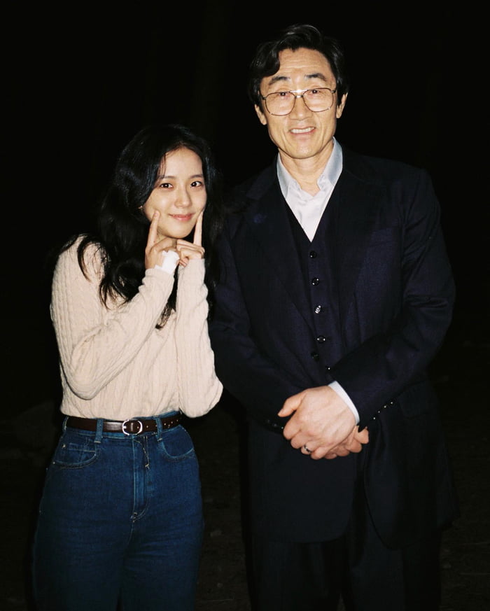 Photo : Huhjh_jcw w/ Jisoo