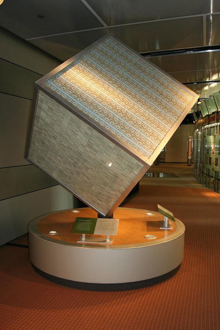 Check Out This Cube Of One Million Dollars In One Dollar Bills check-out-this-cube-of-one-million-dollars-in-one-dollar-bills