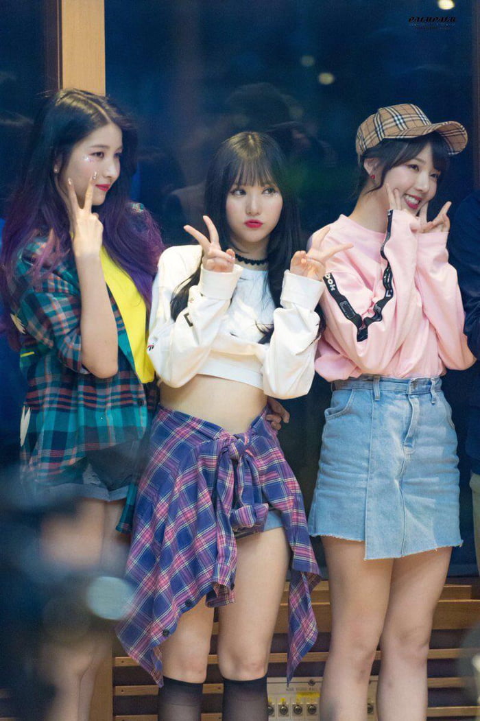 Photo : Sowon, Eunha and yerin
