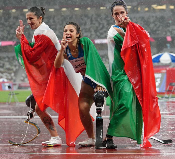 Gold, silver and bronze for Italy in paraolympics 100mt race.