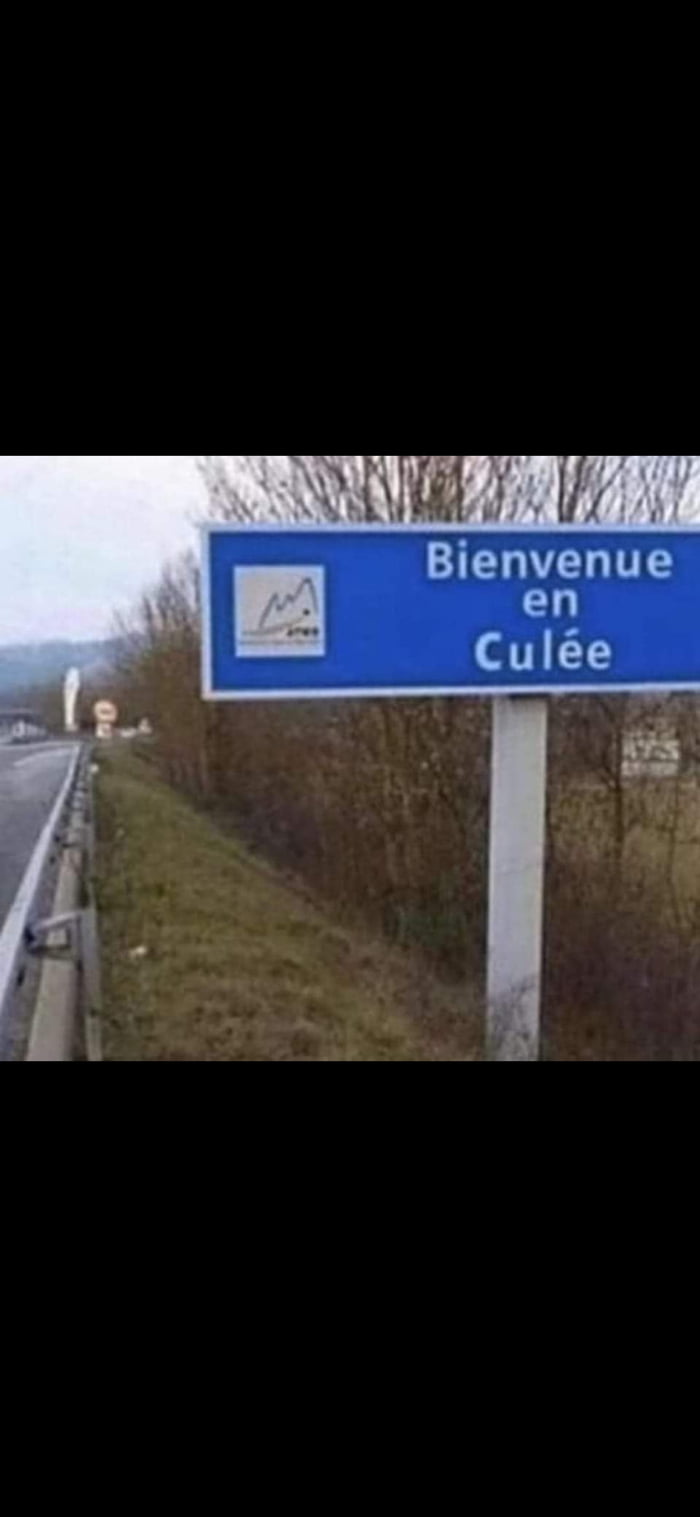 When you welcome a french in your city - 9GAG