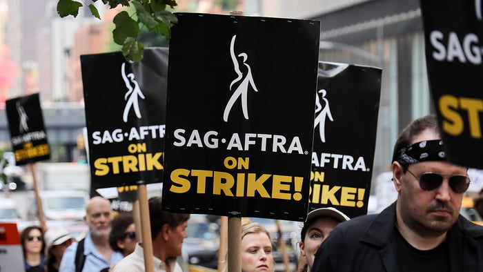 marvel-studios-vfx-workers-vote-to-unionize-9gag