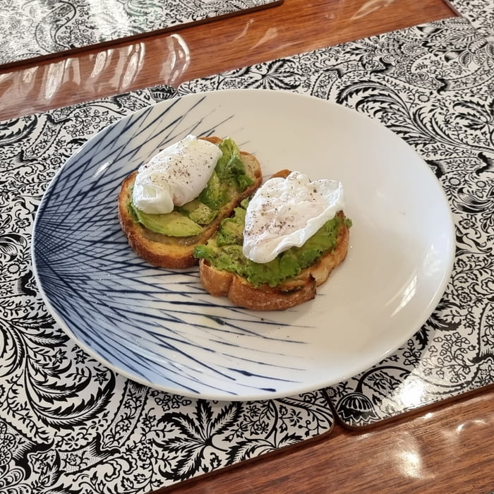 Poached Eggs And Avacado On Toast 9gag 