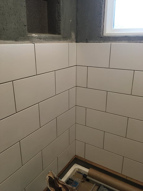 The Tile Setter Spent Three Days Measuring Before Cutting And Setting The Tiles Perfectly Around The Corner 9gag