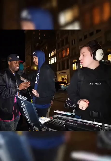 This street musician is an absolute genius, making beats from scratch and turning spontaneous sounds into incredible music. The freestyle rappers and the singer he collaborates with are equally talented, creating an unforgettable experience. Pure magic