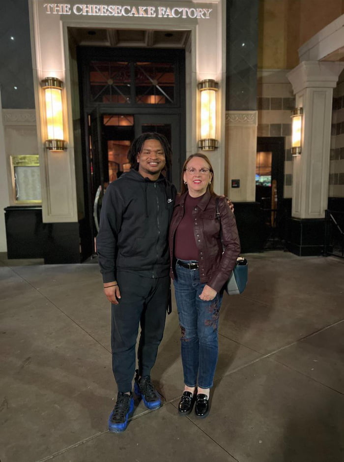 Jamal and Wanda hanging out, getting ready for year 7 of Thanksgiving