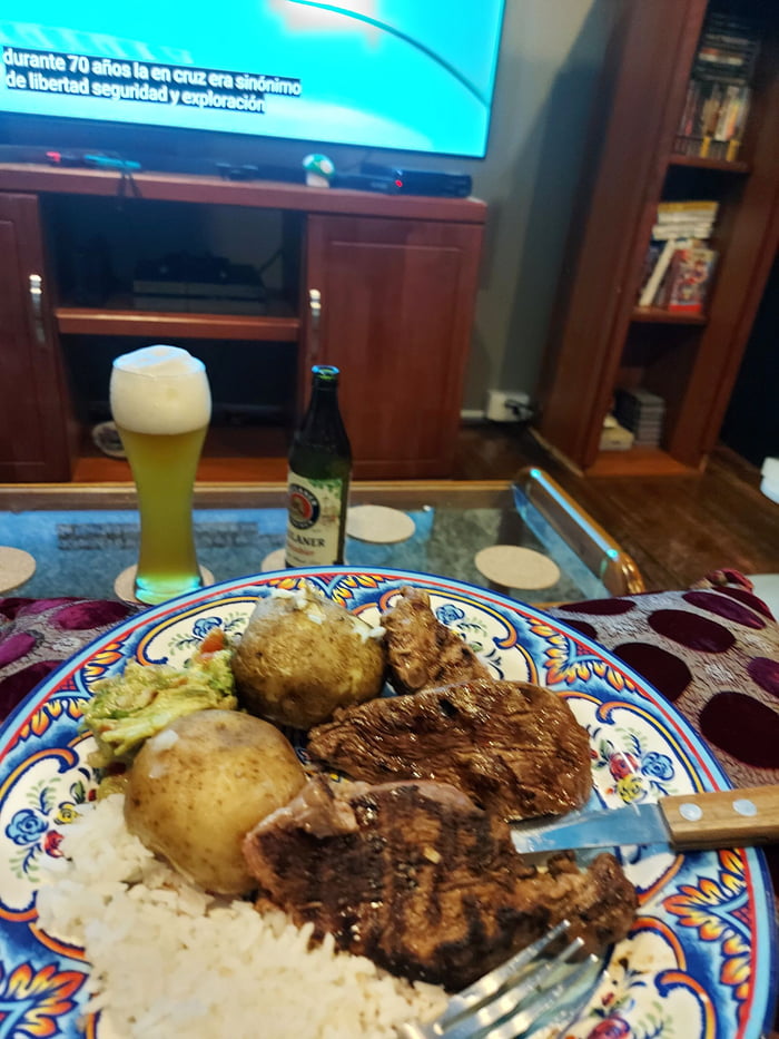I have no reason to celebrate, my gf didn't leave me, I didn't moved to a new flat, I'm just enjoying by myself. Treat yourselves, my dudes. It's Saturday night.
