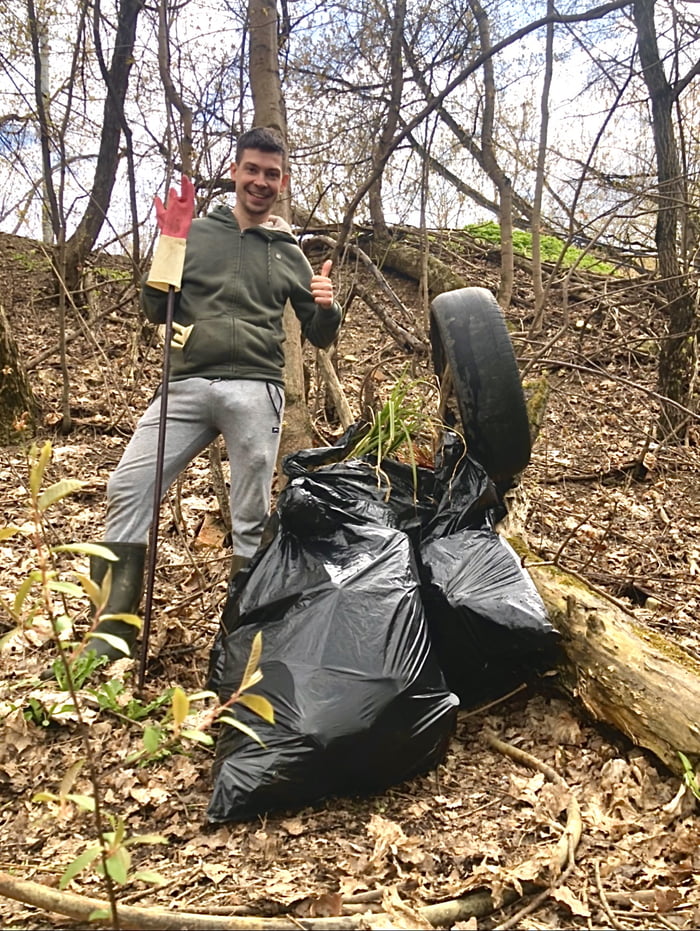 50kg of garbage today.Some people throw tires to the lake. I’ll keep
