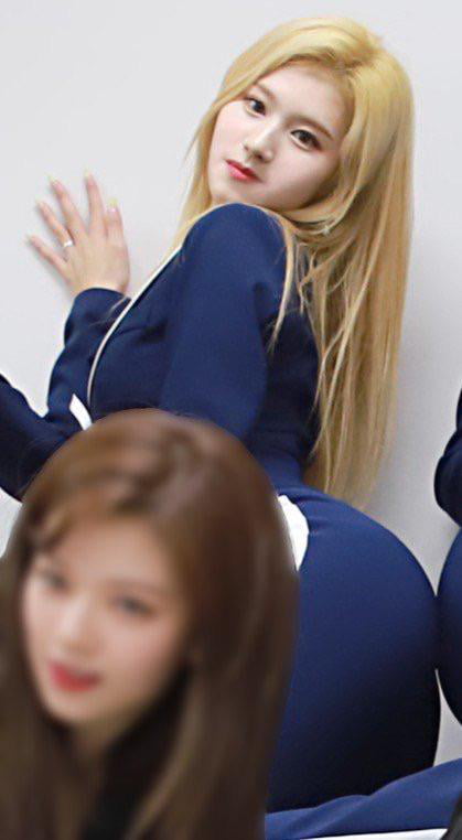 Photo : TWICE - SANA