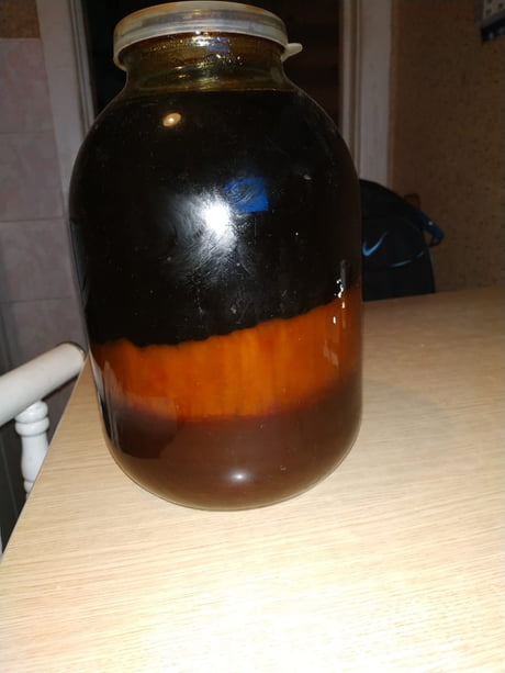 20 Years Old Jar Of Honey Forgotten In Pantry It Separated Into 3 Different Layers Of Honey 9gag