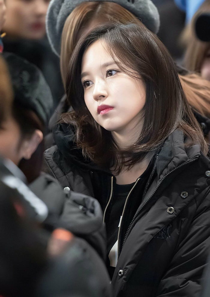 Photo : Mina is not impressed