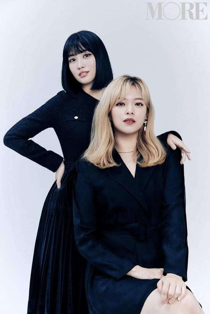 Photo : Jeongyeon & Momo x MORE