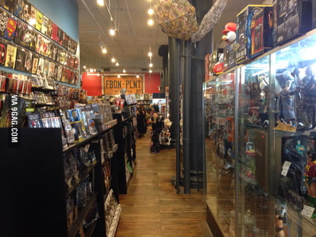 Many 9gagers would like this place (Forbidden Planet NYC) - 9GAG