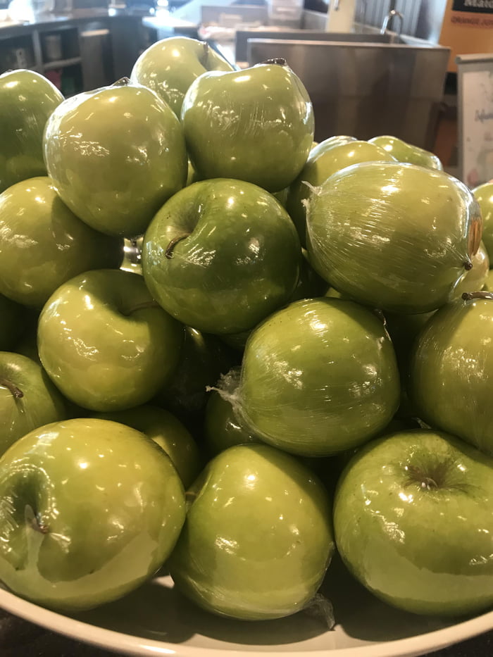 If only apples came with a protective coating on it so we wouldn&rsquo;t have to use plastic wrap