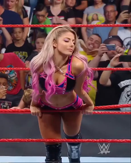 Bad Bunny - Alexa Bliss