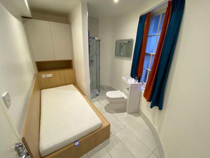2100-per-month-for-this-airbnb-in-central-london-9gag