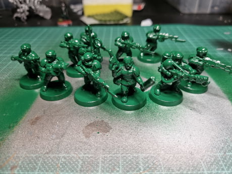 Painting plastic best sale toy soldiers