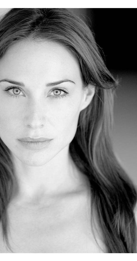 Claire Forlani - 9GAG