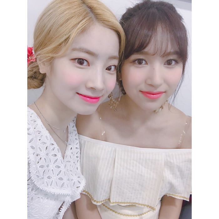 Photo : Dahyun & Mina
