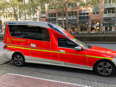 A German ambulance - 9GAG