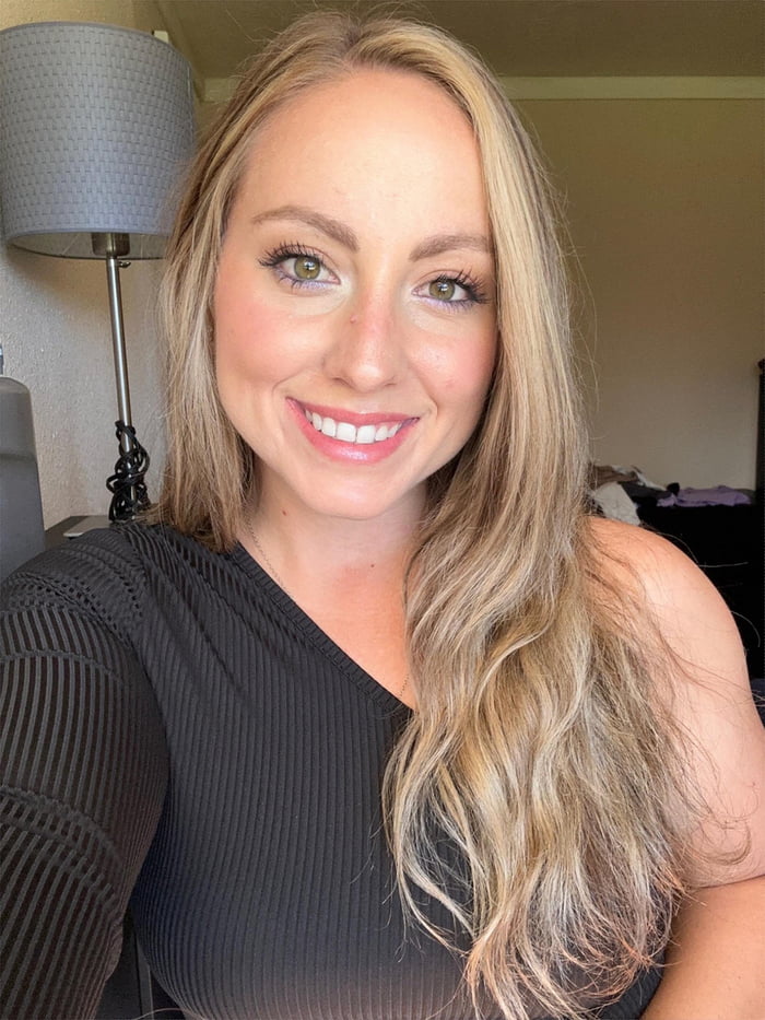 Hi 👋 Just a new face here. 🖤 f 28 - 9GAG