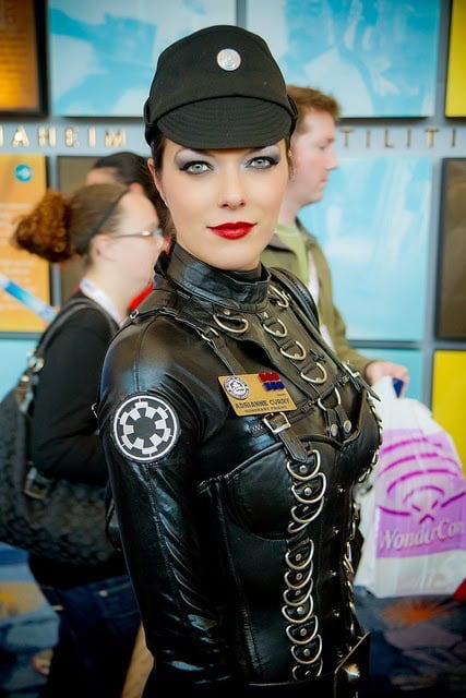 Remember the Disney land Evil queen? She got more evil...