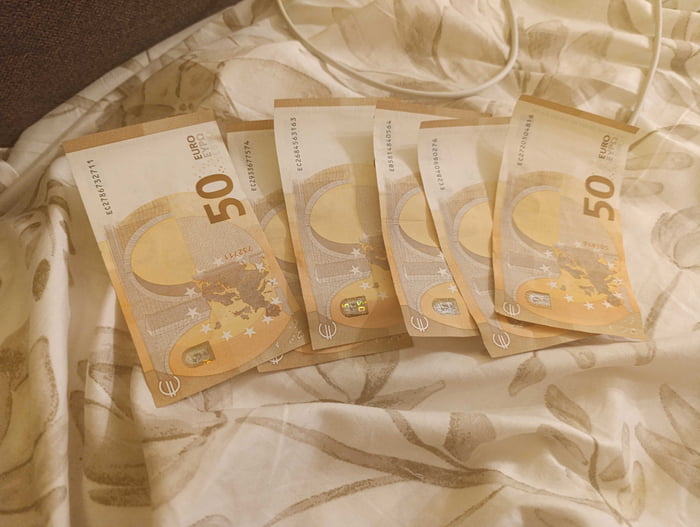 Look guys you keep leaving 200 euros outside...btw whoever left this can't count