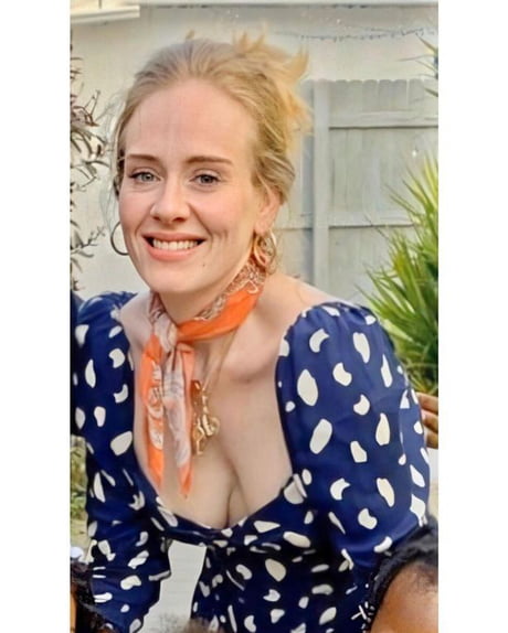 Is it just me who's confuse for after Adele got thin, between her and Sarah  Paulson that they look the same? I can't differentiate anymore - 9GAG
