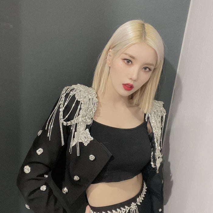 Photo : IZ*ONE - Eunbi