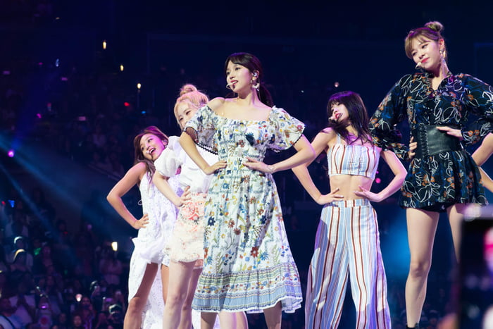 Photo : Mina w/ Jeongyeon, Momo, Dahyun & Jihyo - KCON LA 2018