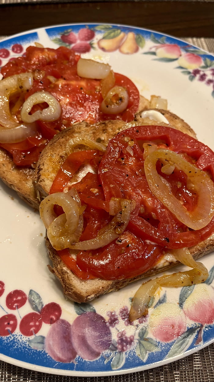 Fried tomato & onion toast 9GAG