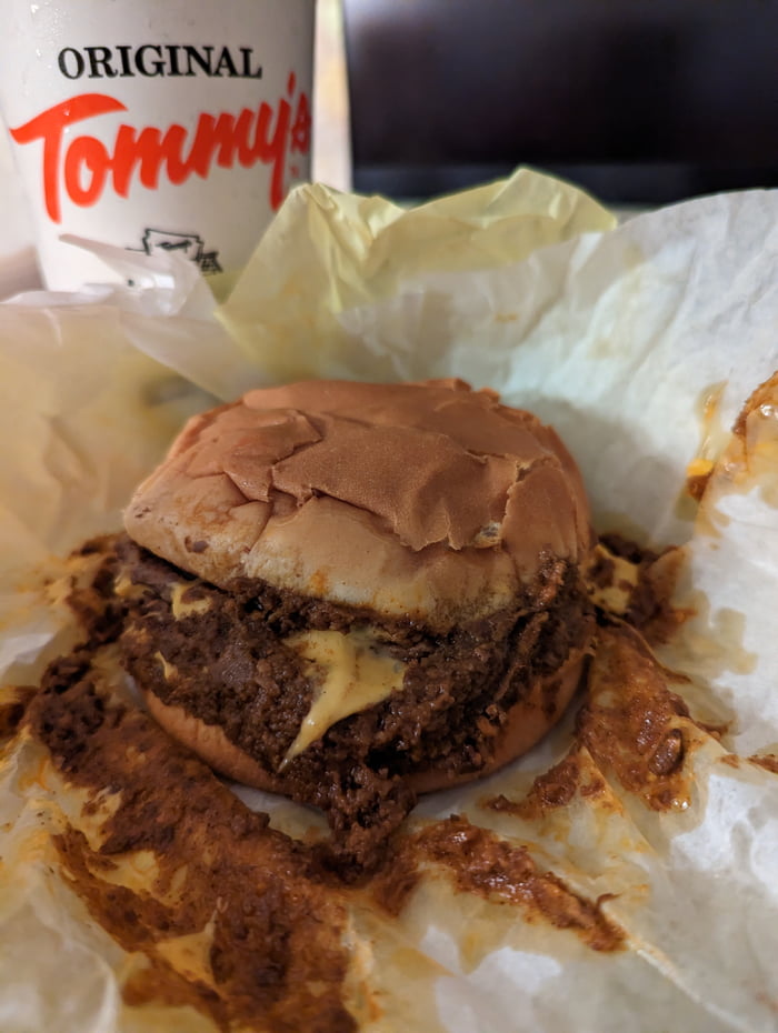 Tommy's chili cheese burgers, a Los Angeles favorite 9GAG