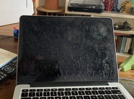 how to clean a macbook sc
