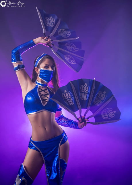 Giada Robin as Kitana 9GAG