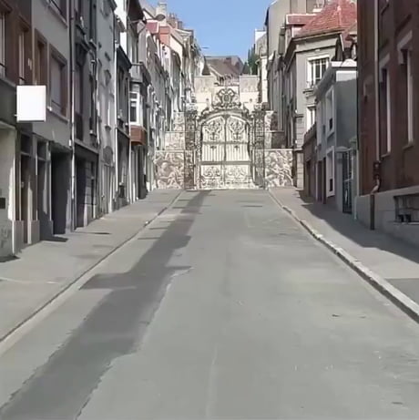 Optical illusion by Spanish visual artist Gonzalo Borondo