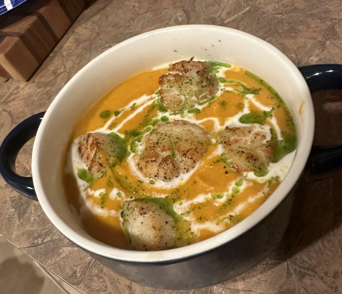 Carrot Curry Soup with Scallops - 9GAG