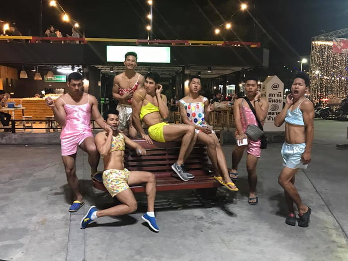 This Restaurant In Thailand Hire Cute Hunky Waiters To Serve Customers GAG