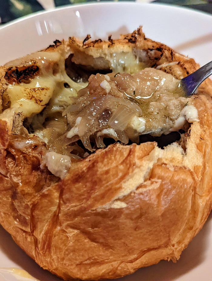 French Onion Soup in a Bread Bowl 9GAG
