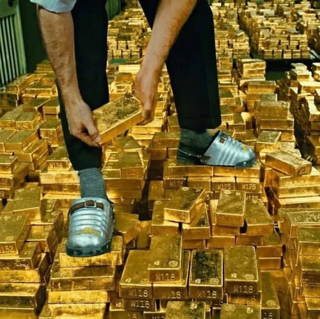 Gold reserves at Federal Reserve Bank, New York, 1959