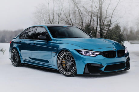  BMW M3 en pintura azul Atlantis