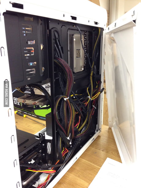Building a gamer PC. Cable management - 9GAG