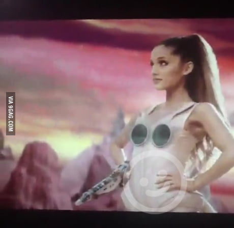 Ariana Grande has some perfect round tits - 9GAG