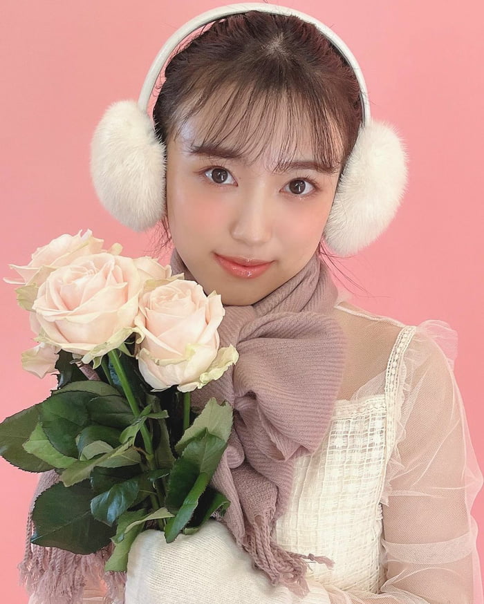 Photo : 211213 - LARME Magazine Instagram Update with Yabuki Nako