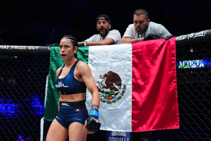 MMA Fighter Receives\u00a0$500k Bonus On OF After Suffering Wardrobe Malfunction During Loss
