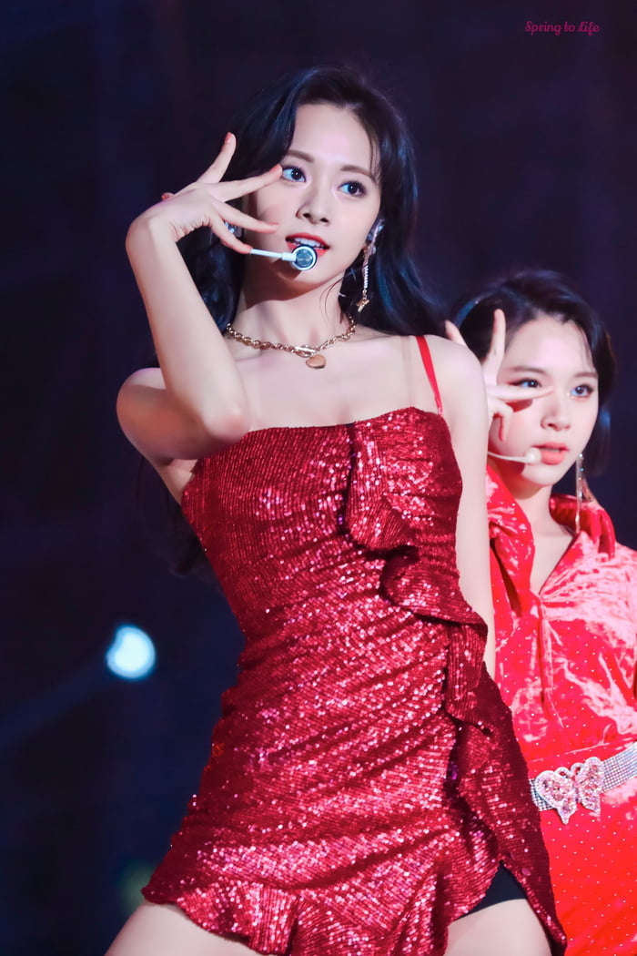 Photo : Tzuyu in red (ft. Chaeyoung)