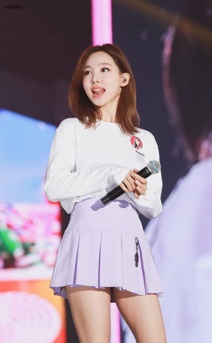 Photo : Nayeon Twicelights 200222 Japan
