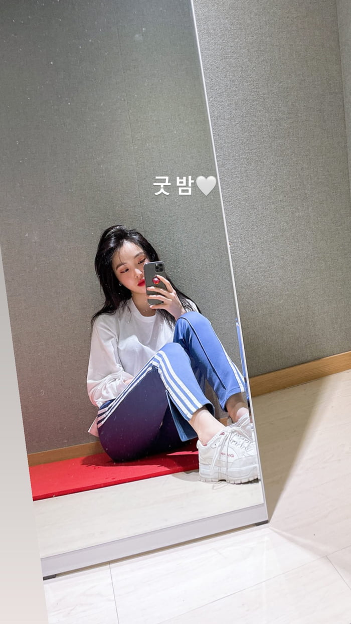 Photo : Yuju Instagram Story